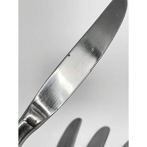 J A Henckels Zwilling Synergy Stainless 18/10 Dinner Knives 9" Set of 4 - Picture 4 of 7